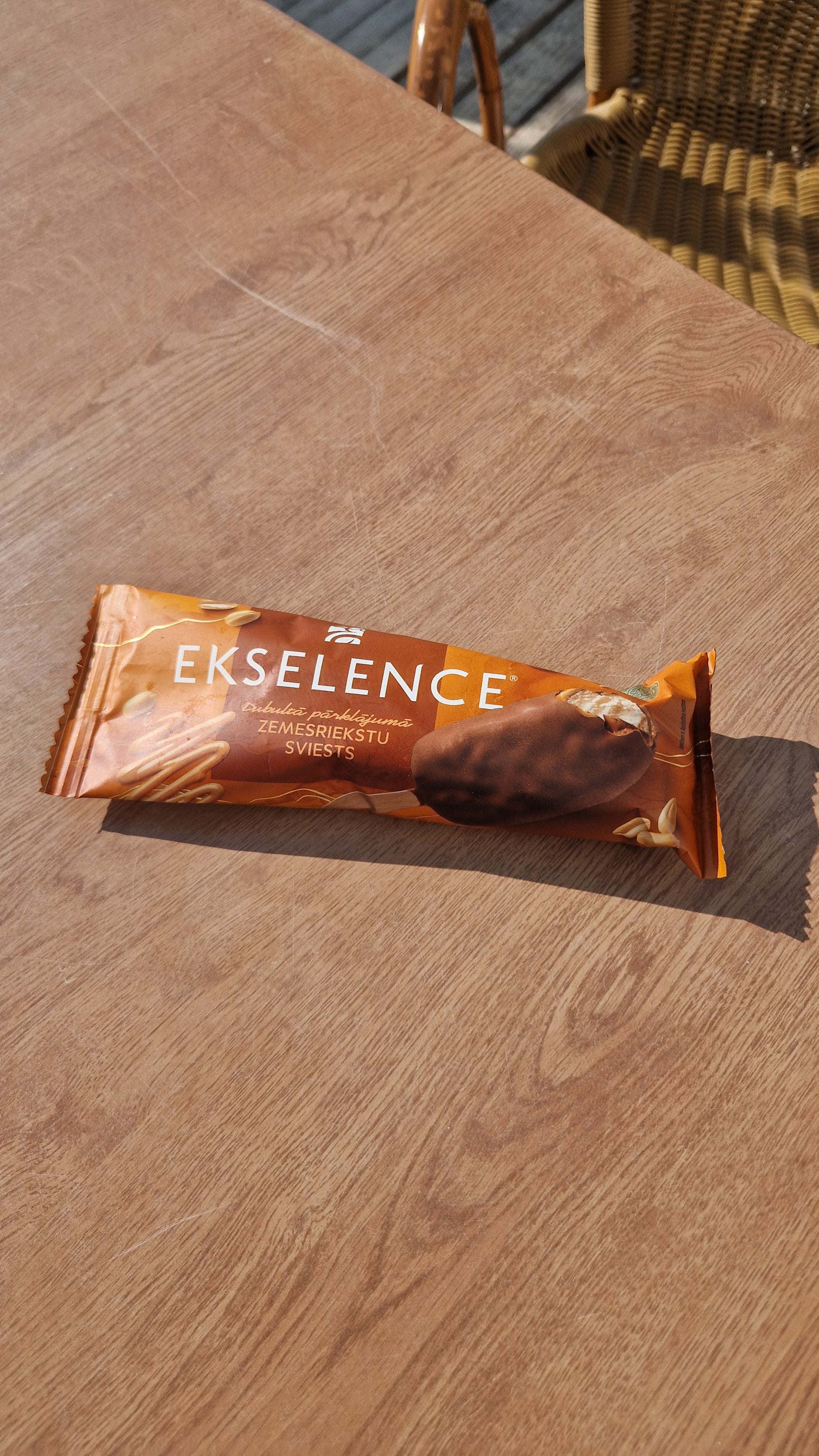 Ekselence Zemesriekstu sviests