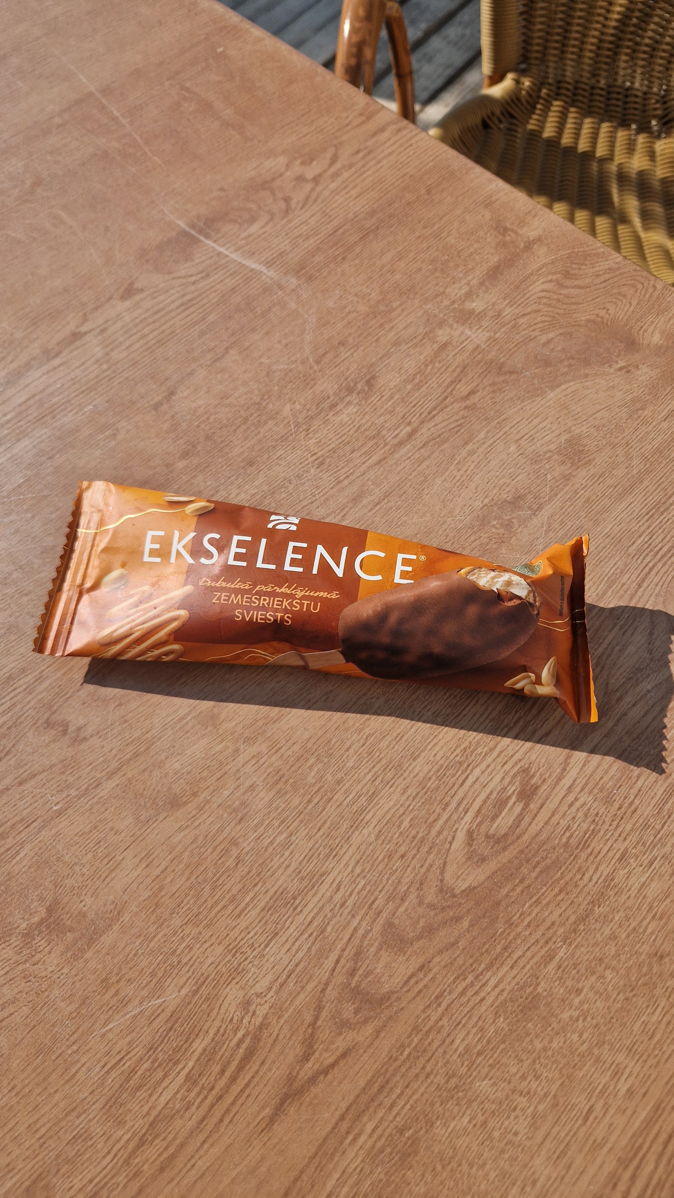 Ekselence Zemesriekstu sviests