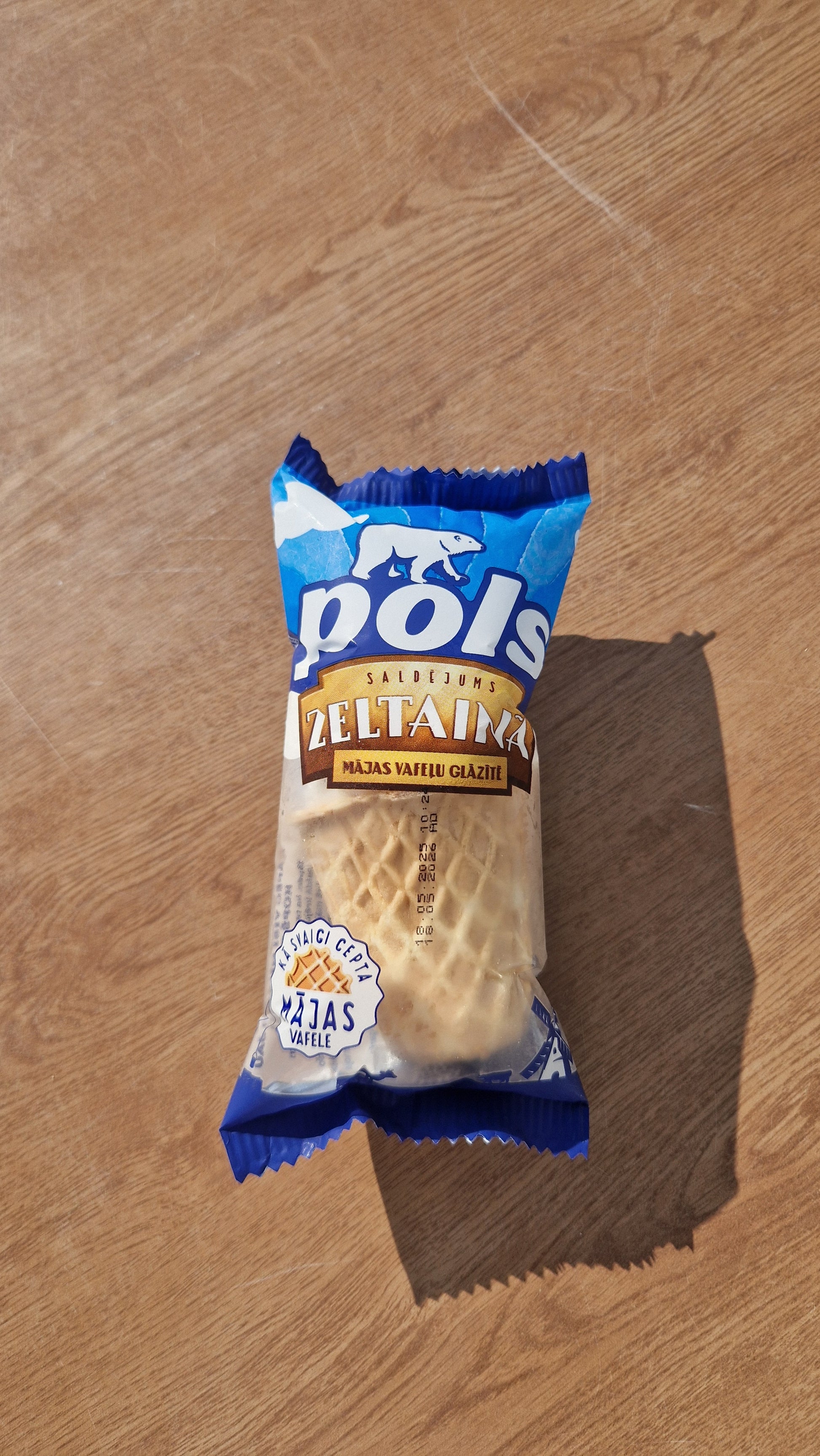 Pols Zeltainā vafeļu glāzītē