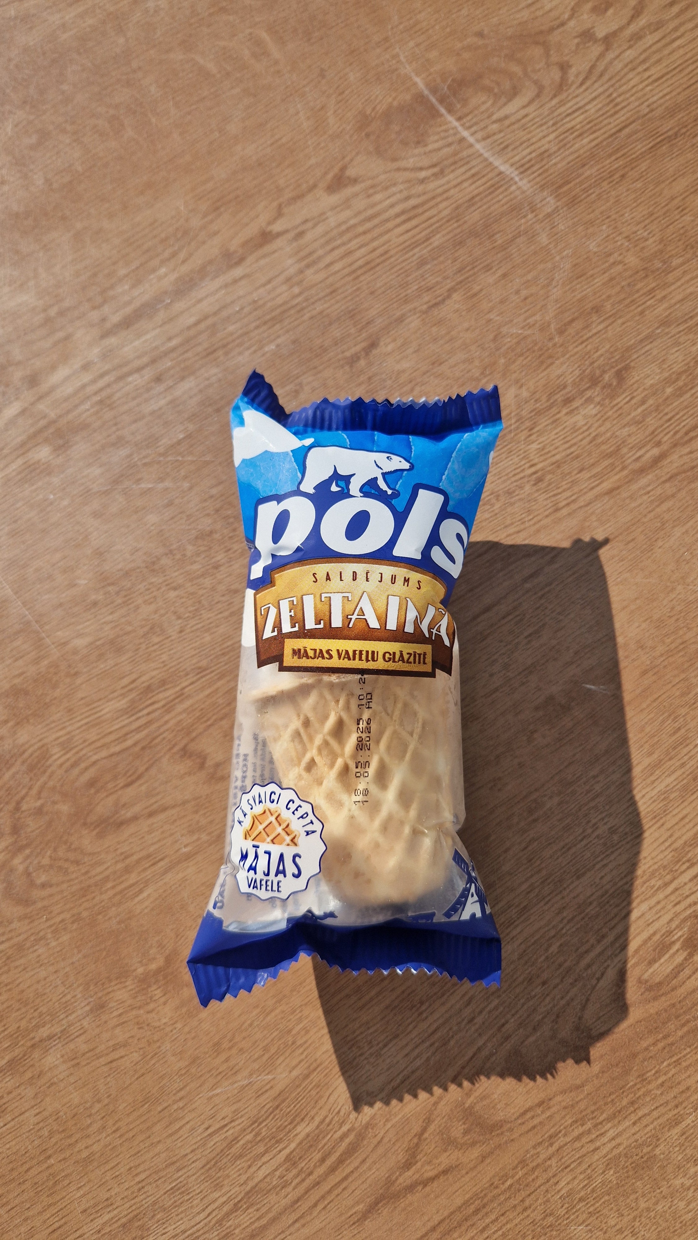 Pols Zeltainā vafeļu glāzītē