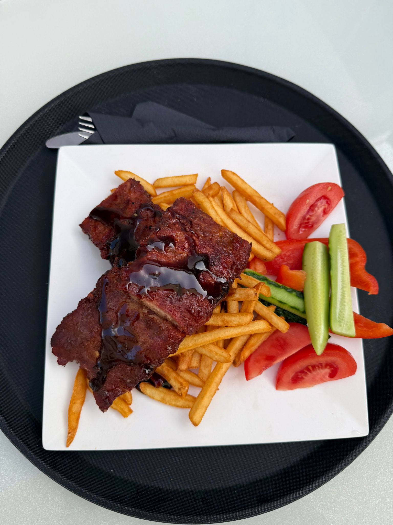 Frī + BBQ ribas